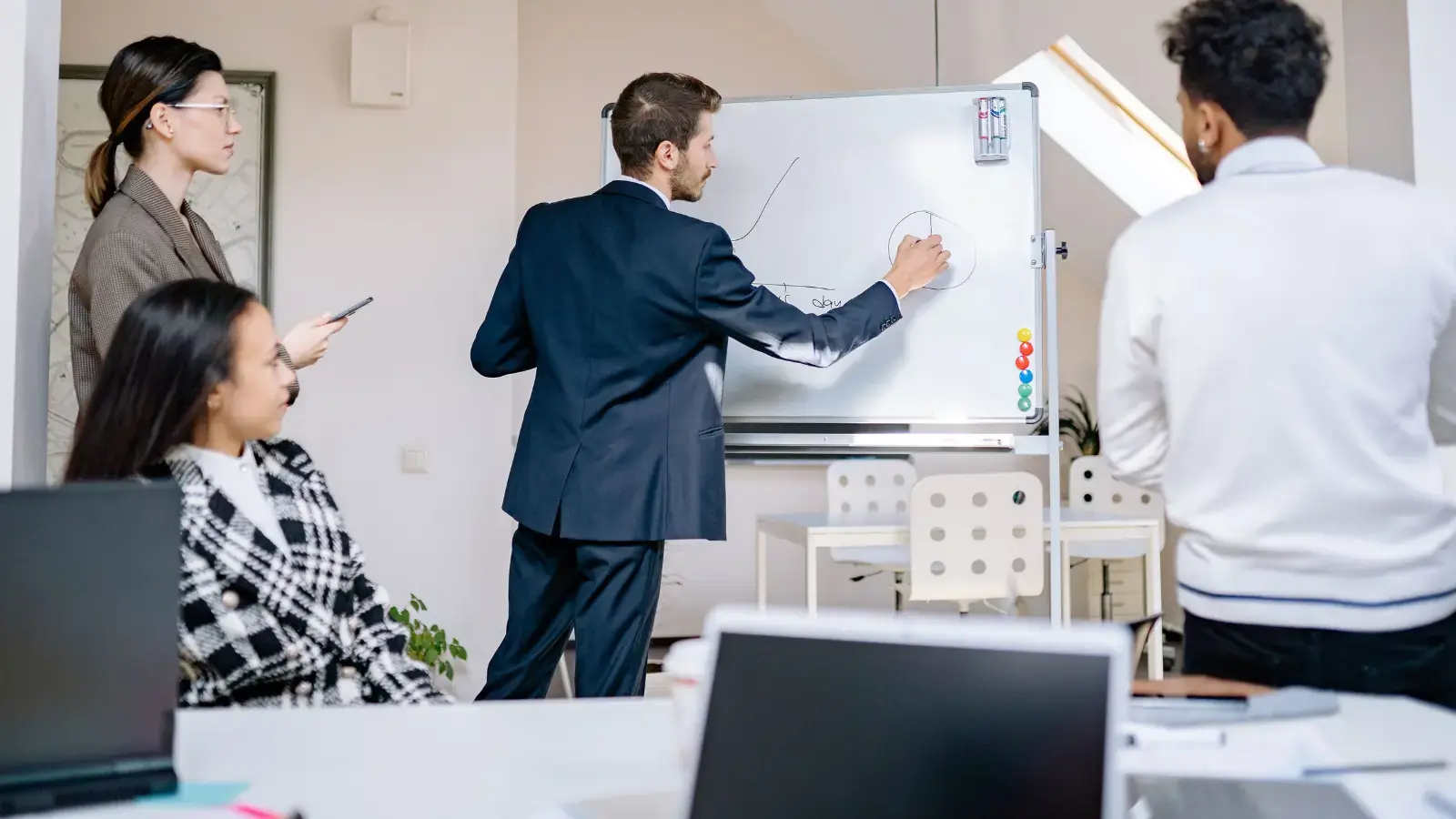 Technical Leadership to Build and Scale Your Startup Engineering team in a stand-up meeting